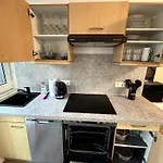 Lgh-moderne, Ruhige Wohnung, Naehe Zum Flughafen Und Autobahn, 24h-self-check-in, Vollausgestattet, Disneyplus, Waschmaschine דירה