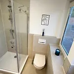 Lgh-moderne, Ruhige Wohnung, Naehe Zum Flughafen Und Autobahn, 24h-self-check-in, Vollausgestattet, Disneyplus, Waschmaschine *