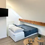 Lgh-moderne, Ruhige Wohnung, Naehe Zum Flughafen Und Autobahn, 24h-self-check-in, Vollausgestattet, Disneyplus, Waschmaschine דירה *